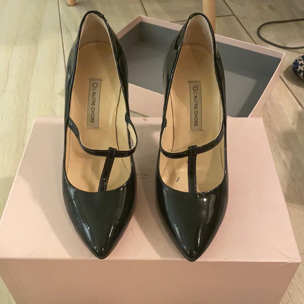 L’autre Chose Black Patent leather heels